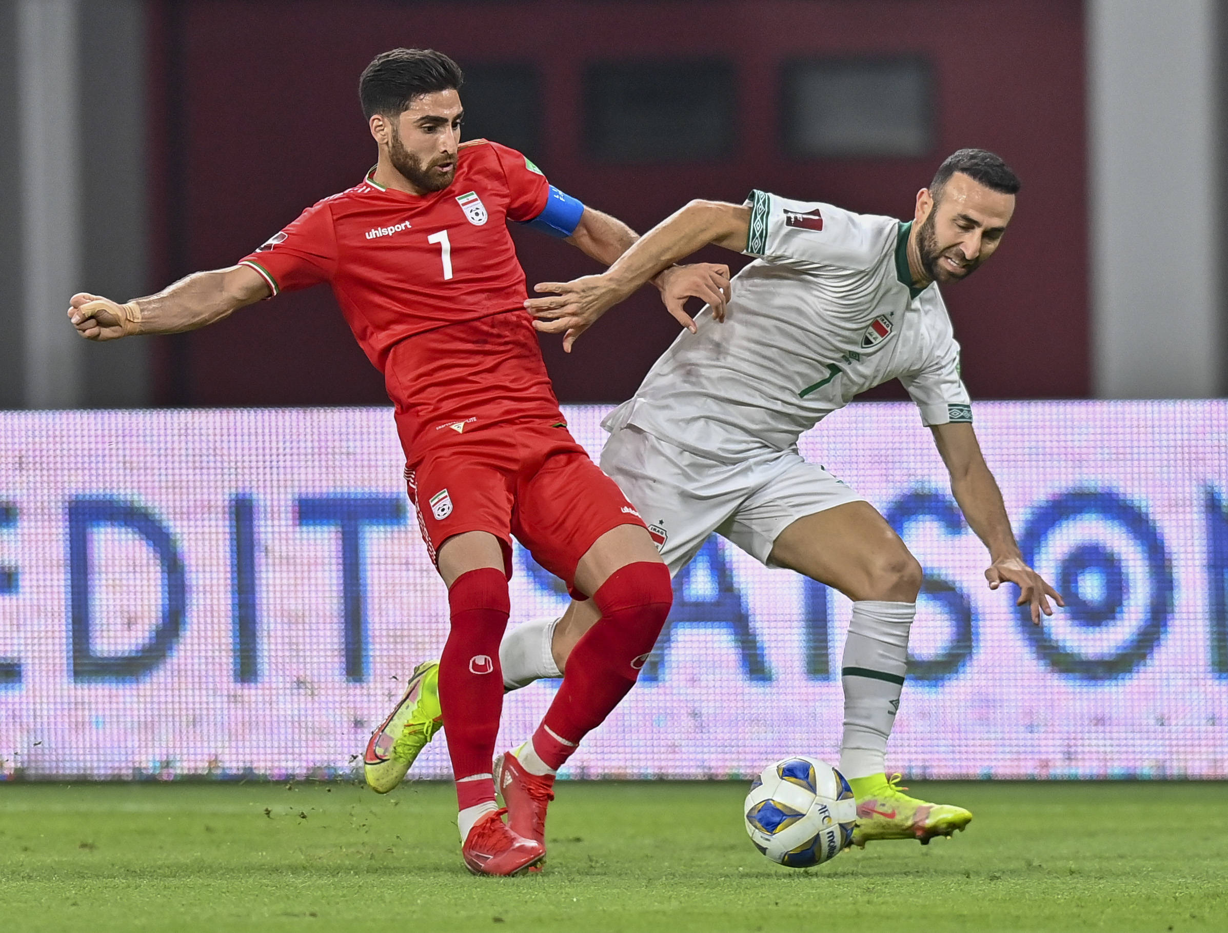 Uzi在日本队比赛中最后时刻胜出,比赛规则变更引发热议!(uzi的精彩比赛) Uzi在日本队比赛中最后时刻胜出,比赛规则变更引发热议!(uzi的精彩比赛)